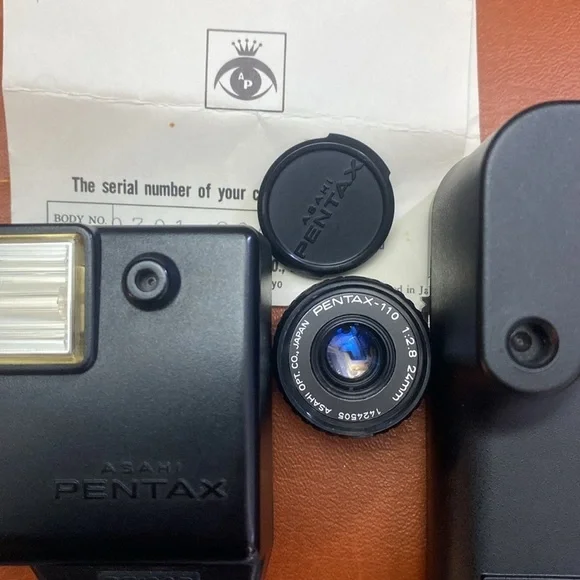 Vintage Pentax Brown Leather Camera Bag with accessories. - Picture 16 of 16